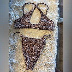 Super cute brand-new butt tags are off, Skatie Bikini